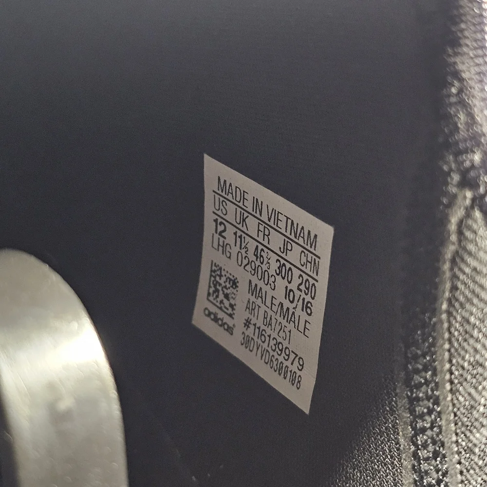 Adidas NMD R1, Core Black/Trace Cargo - Size 12 - Picture 8 of 8